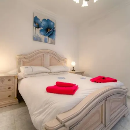 Villa Puerto Del Carmen Sleeps 10 Pool Wifi Puerto del Carmen