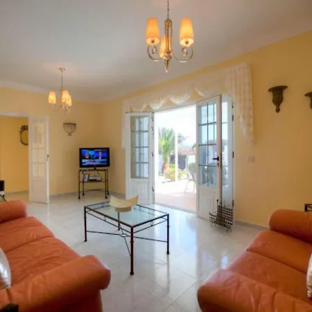 Villa Puerto Del Carmen Sleeps 10 Pool Wifi