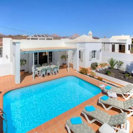 Puerto Del Carmen Sleeps 10 Pool Wifi