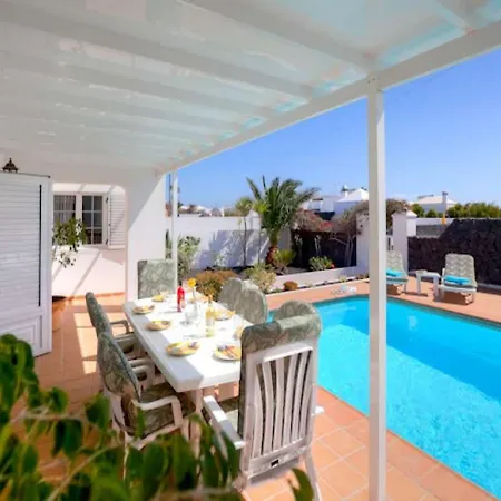 Puerto Del Carmen Sleeps 10 Pool Wifi Villa